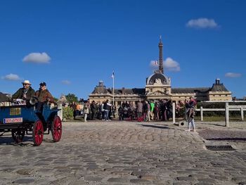 An exciting drive through Paris
