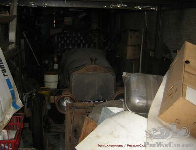 The Massachusetts Benz Mystery (UPDATE VI: White movie star?)