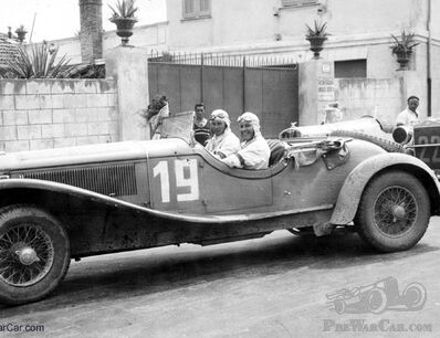 A double dutch Lancia Dilambda Boneschi Mystery? (Upd. IV: not a Dilambda but a Lambda?)