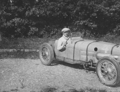 Is it a La Perle mystery? (Upd. Oui! 1930 La Perle 1500 Supercharger, GP ACF Pau)