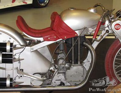 Sexy six-pot Opel.