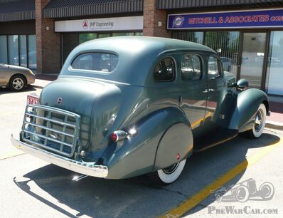 A loaded Studebaker Dictator