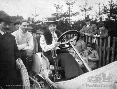 Mercédès in a Mercedes!