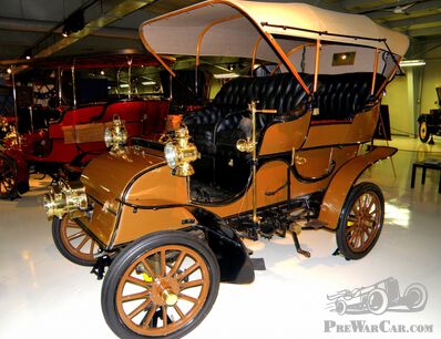 1904 Knox at the Seal Cove Auto Museum (upd. Wally not Henrietta)