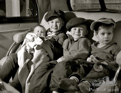 A New Year back seat Mystery (update: Hupmobile '34-'35!)