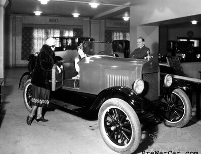 A Lady's Showroom Mystery (update: Custom Model T, Gray or Wolverine?)