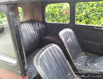 New School restoration of Amsterdam Taxi