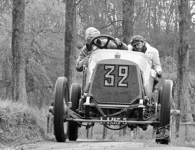Hanging on to a 1908 GP Panhard – Levassor