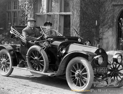A Sunday Roadster Mystery ( update: 1913 Darracq,  Plus (Austin) Sizaire Berwick)