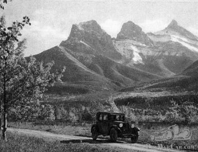 The Three Sisters Mystery (UPD. 1925(?) Hudson super six brougham sedan or McLaughlin Buick?)