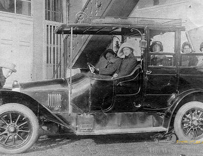 Frozen frame of time or new chapter?  (update: Mercedes & Laurin & Klement)