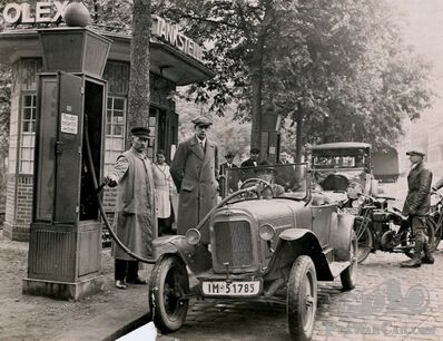 An Olex tanking scene ( Update: DKW & NAG ? )
