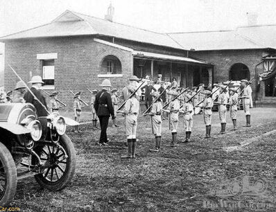 Monday morning mystery at the opening of Gwelo school hostel in 1911 (update: 1911 Maudslay)