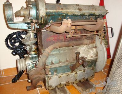 A mystery DOHC engine? (update: Vanblerck marine?)