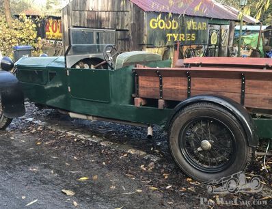 What to choose as a service car: Riley or Lancia?