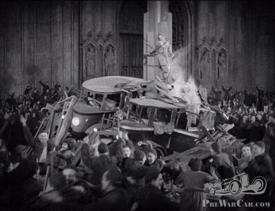 The Rumpler-Metropolis car: Burning drops