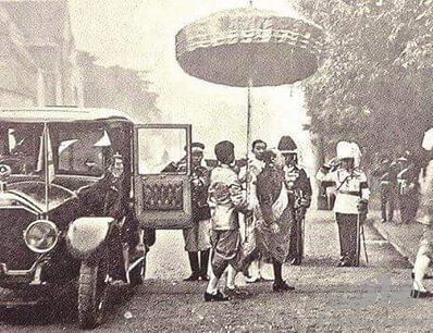 A mystery car from another period