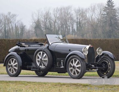 A Bugatti Type 43 Torpédo Grand Sport or an Alfa Romeo 6C 2500 SS spider?