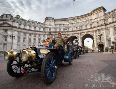 Veterans wow huge crowds on historic route to Brighton 