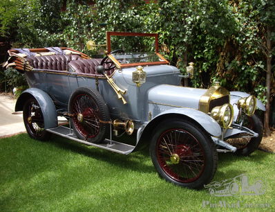 No. 3204 a 15hp Straker Squire from 1913