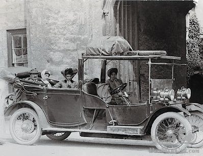 Lanchester’s controversial double landaulet