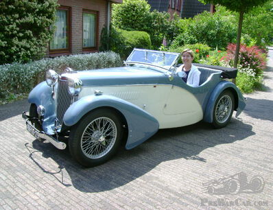 Marjolijn in the Standard Avon Special
