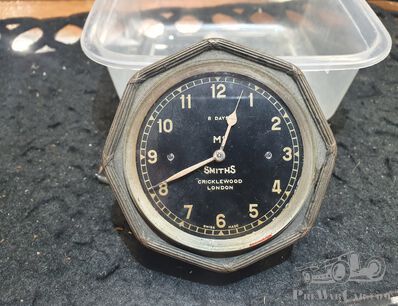 Smiths M1 8-day car clock