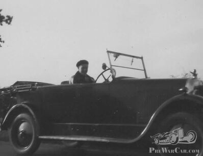 Help in identifying an old car