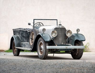 A Pebble Beach Auction, Flying Cars and a mysterious racer from Massachusetts...