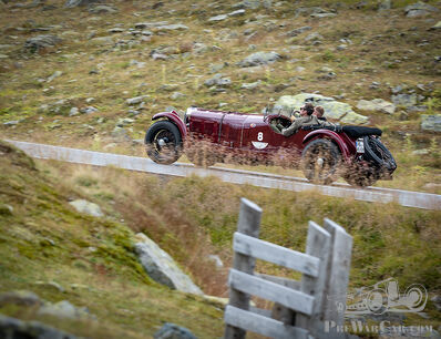 Ga mee met het PreWarCar.nl team op een tour in de Zwitserse Alpen