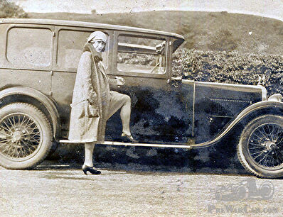 A leggy lady enlivens an Austin