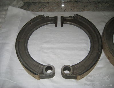 Unidentified set of quality brake shoes