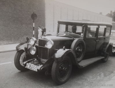 The Newland Files Pt. I: auto's spotten op de weg