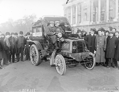 Een Panhard verkopen in het centrum van Parijs