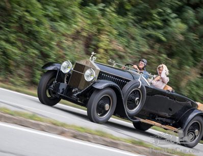 De Phantom roadster van Parijs: wie kan zijn geschiedenis toelichten?