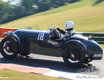 Sun, Speed and Spectacle at Cadwell Park