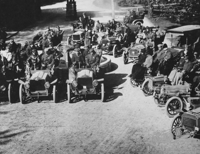 Constructeurs automobiles associés – à poursuivre des constructeurs automobiles