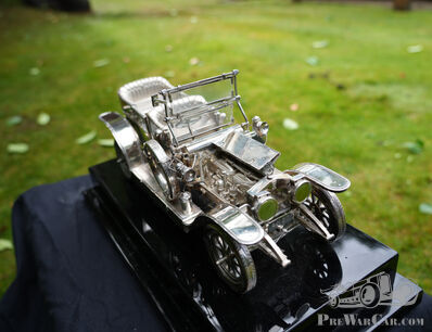 Modello unico di Rolls-Royce Silver Ghost in argento massiccio offerto sulla piattaforma Highest Bid