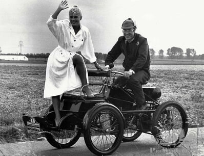 Erinnerungen auf zwei, drei und vier Rädern: Die Geschichte von Bobs De Dion Bouton