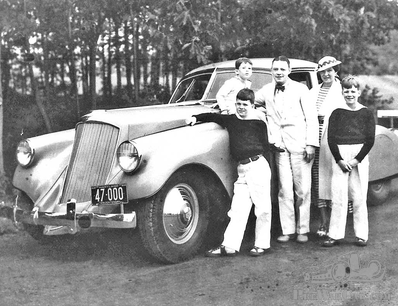 Family life with the Silver Arrow