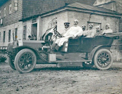 Pre-1914 mobility on the road and in the air