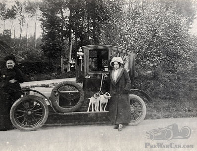 What exactly is this puzzling Belle Époque coupé?
