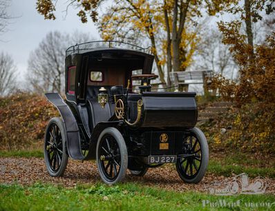 Panhard del 1901 contro Panhard del 1901: guidare o farsi accompagnare?
