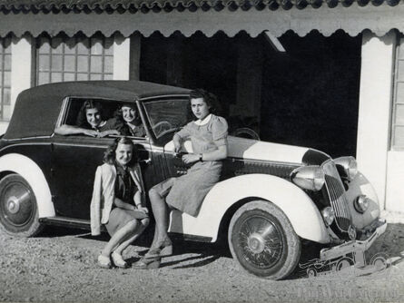 Vier dames en een mysterieuze Lancia
