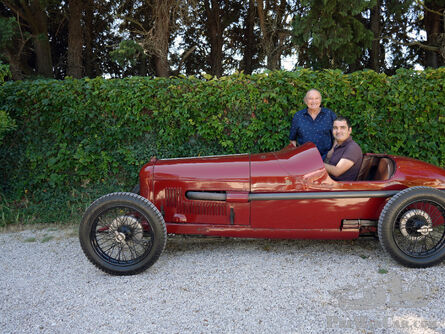 A visit to the Bourges father and son: from Avignon to Montlhéry