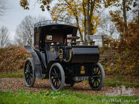 1901 Panhard versus 1901 Panhard: zelf rijden of je laten rijden?