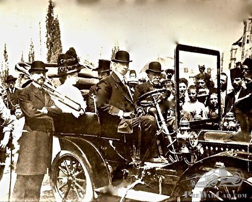 Sigmund Weinberg and Carl Carlmann in a Mystery car in Istanbul