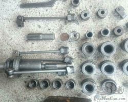 1930's Pull system to remove brakedrums and pulleys in different sizes. System works perfectly.