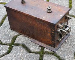 Wood Splitdorf ignition coil about 1900