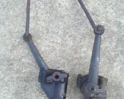 Two pairs of Monroe American shockabsorbers